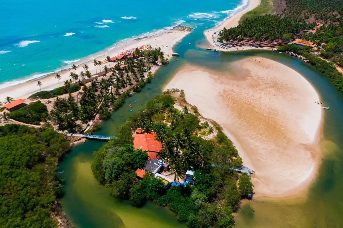 Dunas de Marapé - vista aérea da praia e bancos de areia