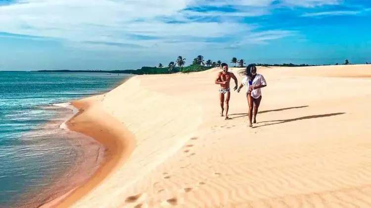 Foz do São Francisco - dunas à beira d’água